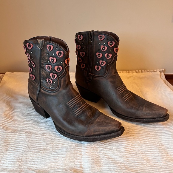 Western Leather Ankle Boots with Pink Heart and Stud Detailing Women’s Size12 - Picture 1 of 9